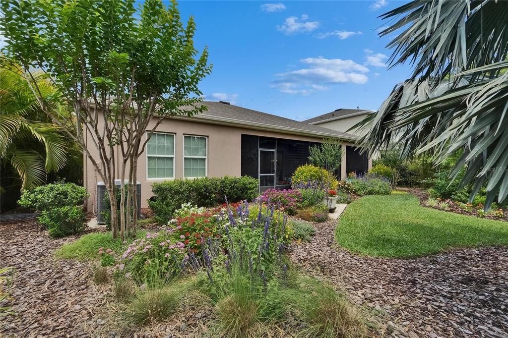 合同活跃: $588,400 (4 贝兹, 3 浴室, 2597 平方英尺)