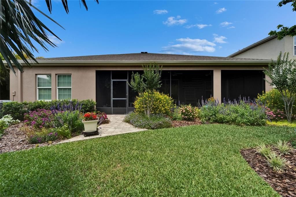 合同活跃: $588,400 (4 贝兹, 3 浴室, 2597 平方英尺)