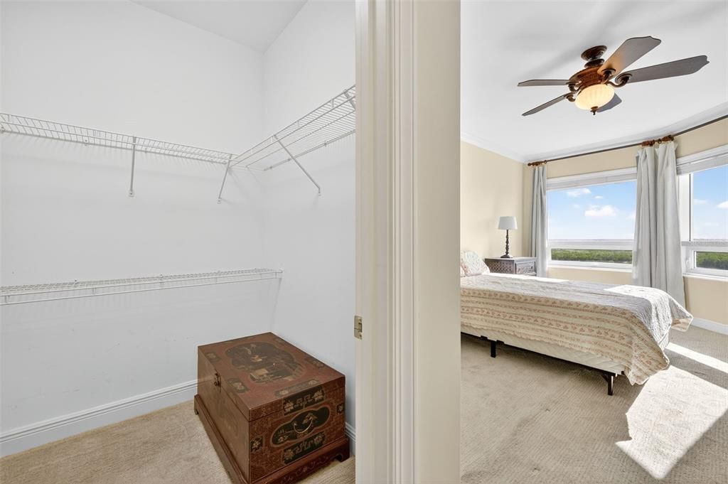 For Sale: $549,000 (2 beds, 2 baths, 2330 Square Feet)