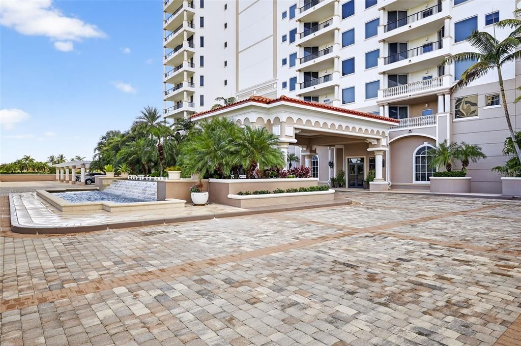 For Sale: $549,000 (2 beds, 2 baths, 2330 Square Feet)