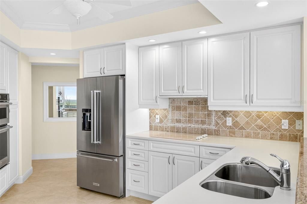 For Sale: $549,000 (2 beds, 2 baths, 2330 Square Feet)