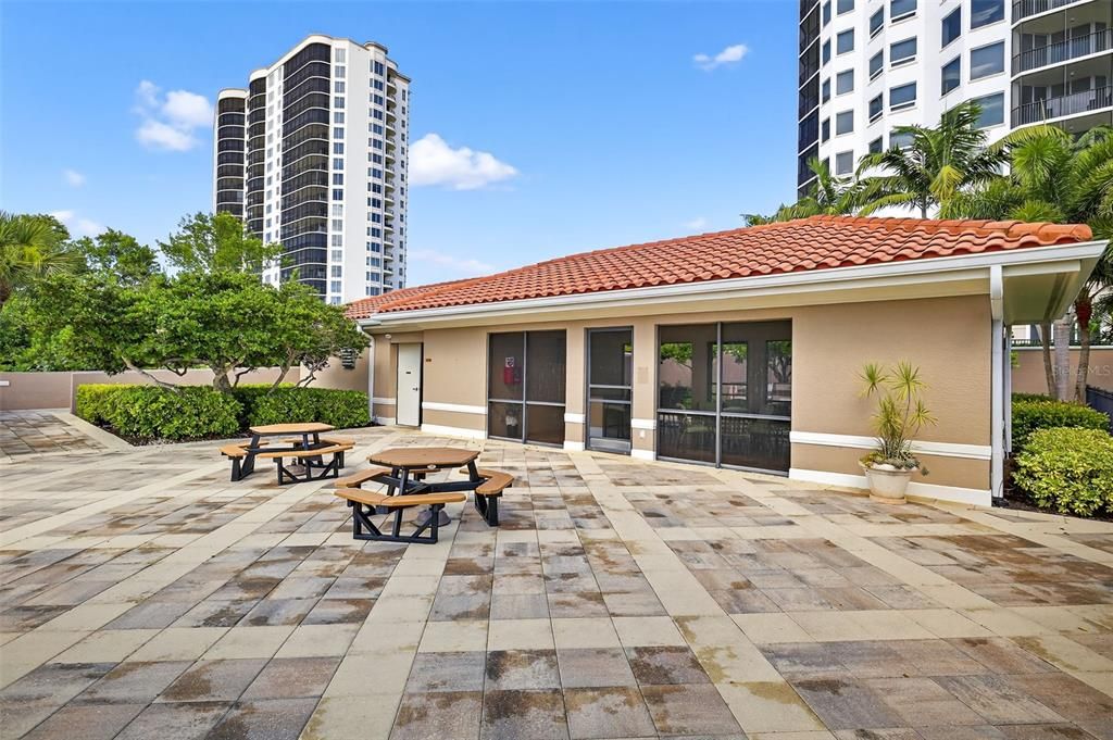 For Sale: $549,000 (2 beds, 2 baths, 2330 Square Feet)