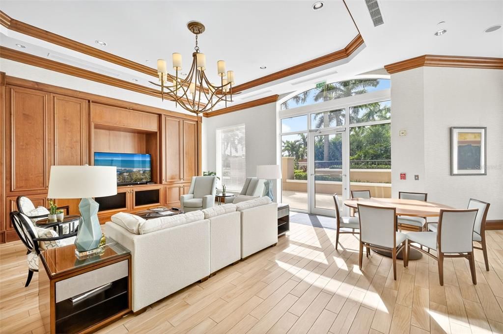 For Sale: $549,000 (2 beds, 2 baths, 2330 Square Feet)