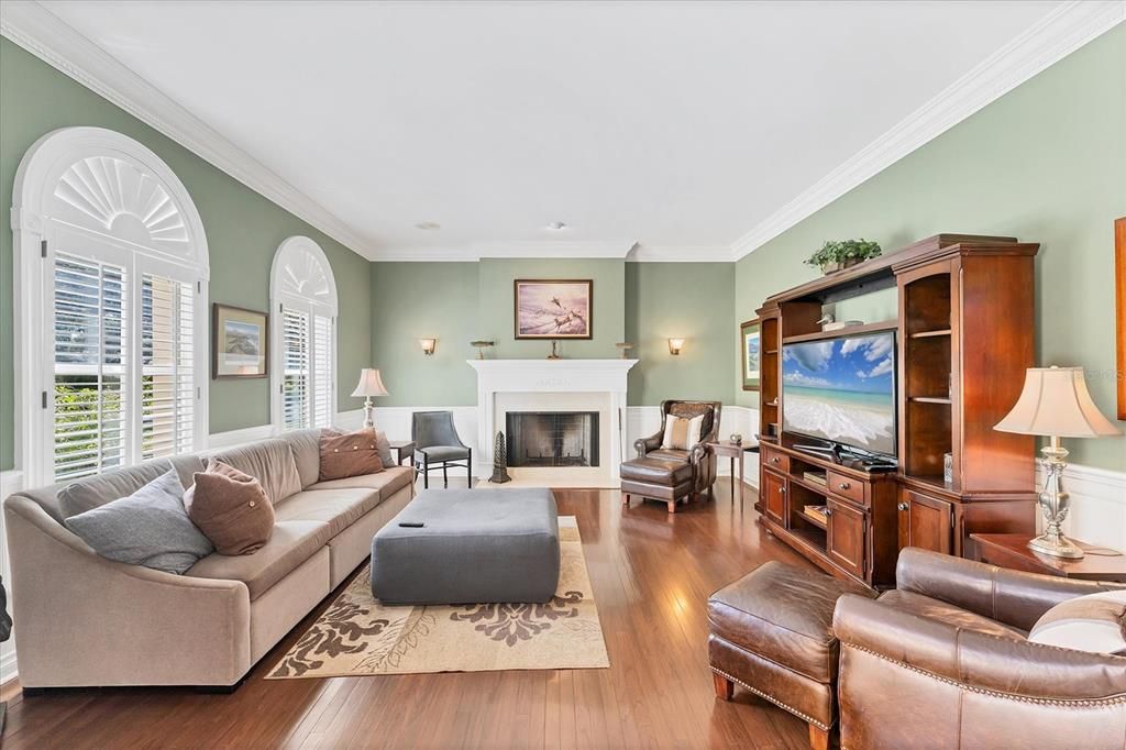 Activo con contrato: $1,795,000 (5 camas, 3 baños, 4554 Pies cuadrados)