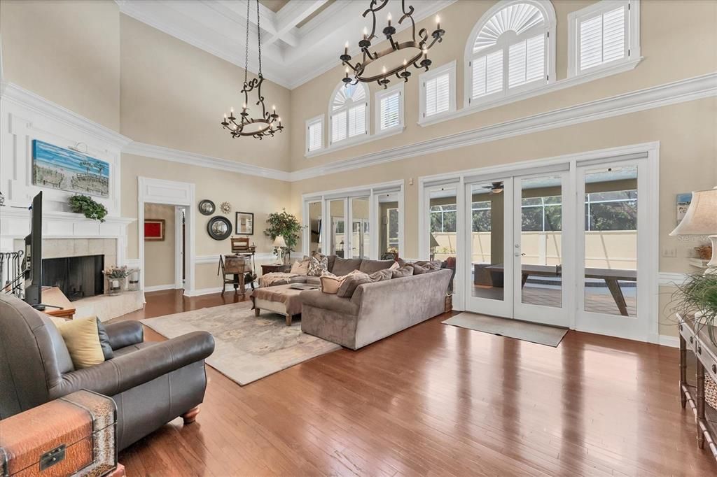 Activo con contrato: $1,795,000 (5 camas, 3 baños, 4554 Pies cuadrados)