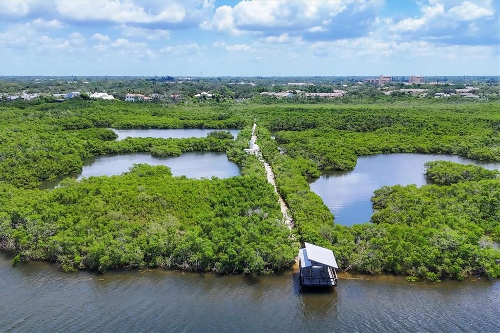 Activo con contrato: $1,795,000 (5 camas, 3 baños, 4554 Pies cuadrados)