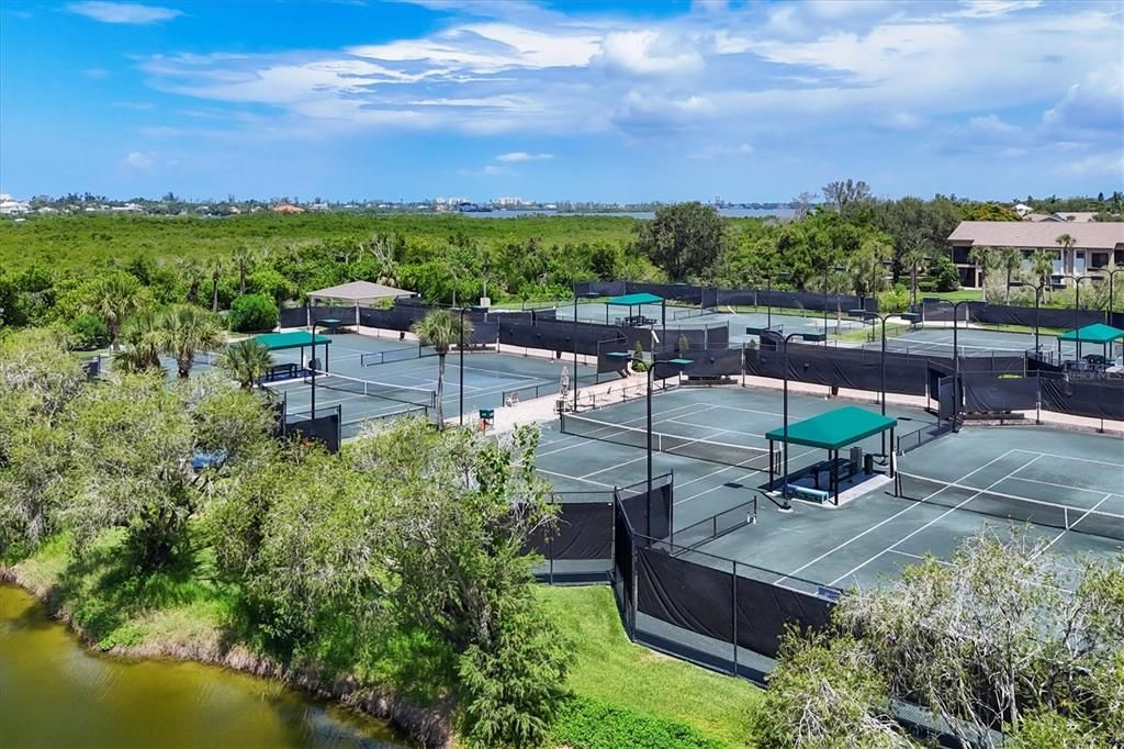 Activo con contrato: $1,795,000 (5 camas, 3 baños, 4554 Pies cuadrados)