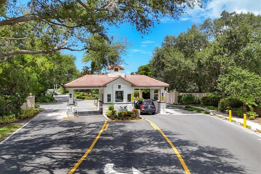 Activo con contrato: $1,795,000 (5 camas, 3 baños, 4554 Pies cuadrados)