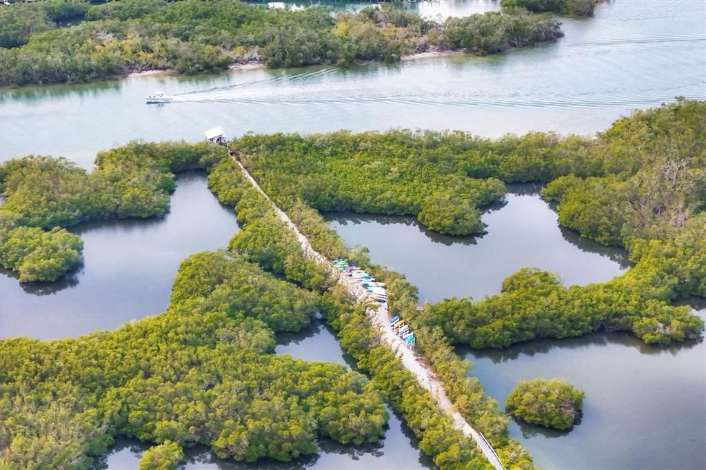 Activo con contrato: $1,795,000 (5 camas, 3 baños, 4554 Pies cuadrados)