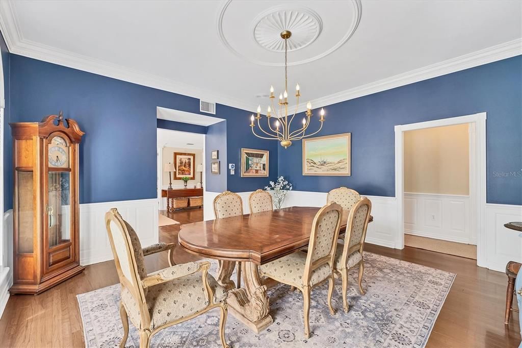 Activo con contrato: $1,795,000 (5 camas, 3 baños, 4554 Pies cuadrados)