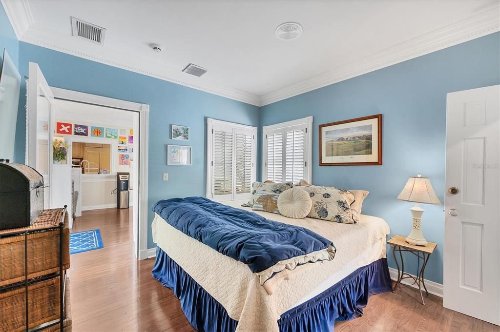 Activo con contrato: $1,795,000 (5 camas, 3 baños, 4554 Pies cuadrados)