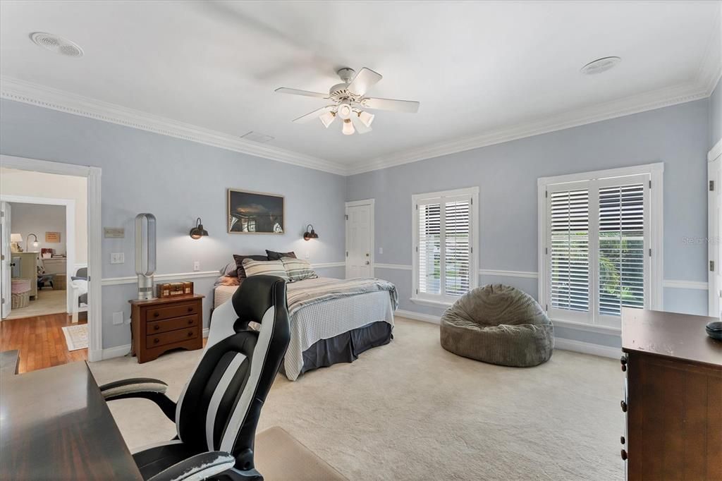 Activo con contrato: $1,795,000 (5 camas, 3 baños, 4554 Pies cuadrados)