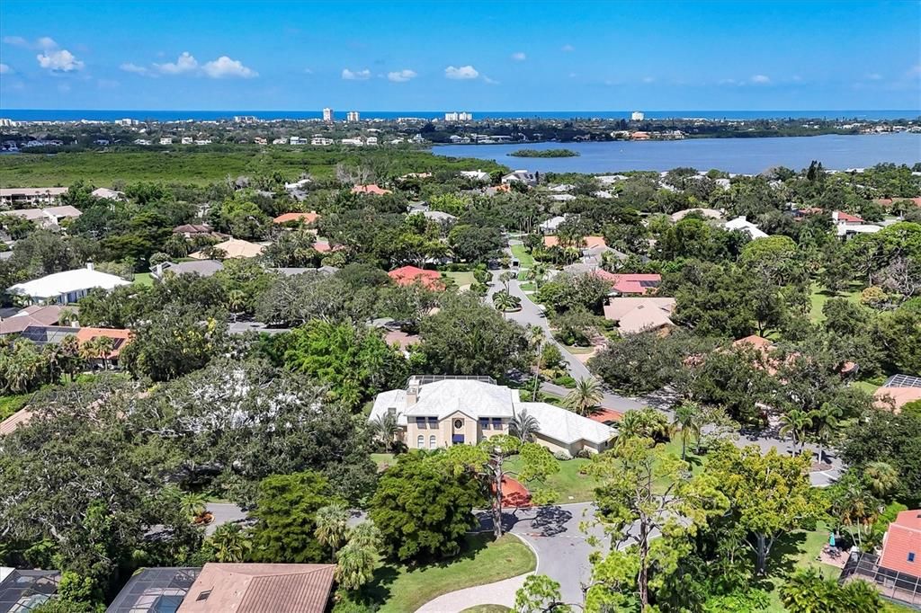 Activo con contrato: $1,795,000 (5 camas, 3 baños, 4554 Pies cuadrados)