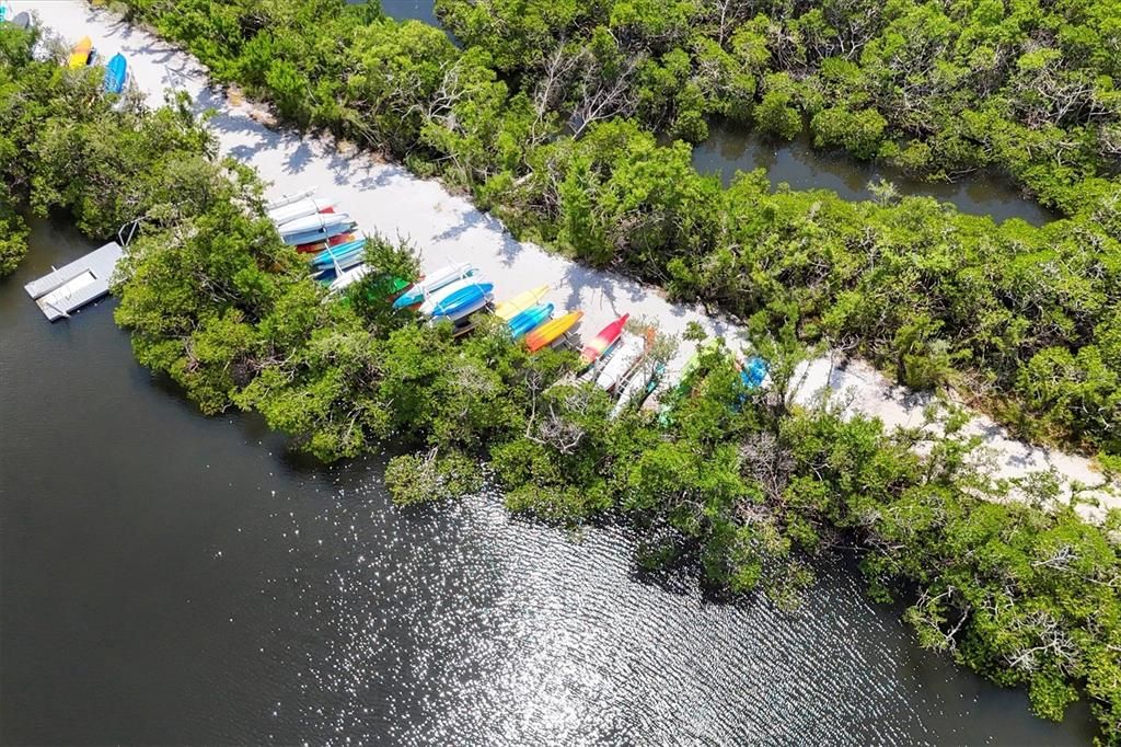 Activo con contrato: $1,795,000 (5 camas, 3 baños, 4554 Pies cuadrados)