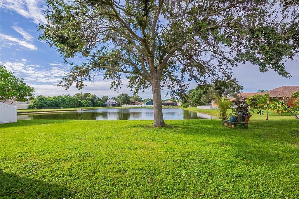 合同活跃: $284,900 (4 贝兹, 2 浴室, 1682 平方英尺)