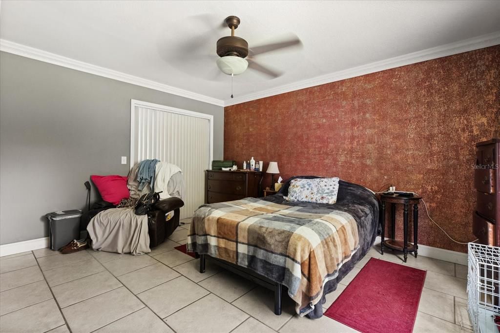 Под контрактом: $454,900 (3 спален, 2 ванн, 2214 Квадратных фут)