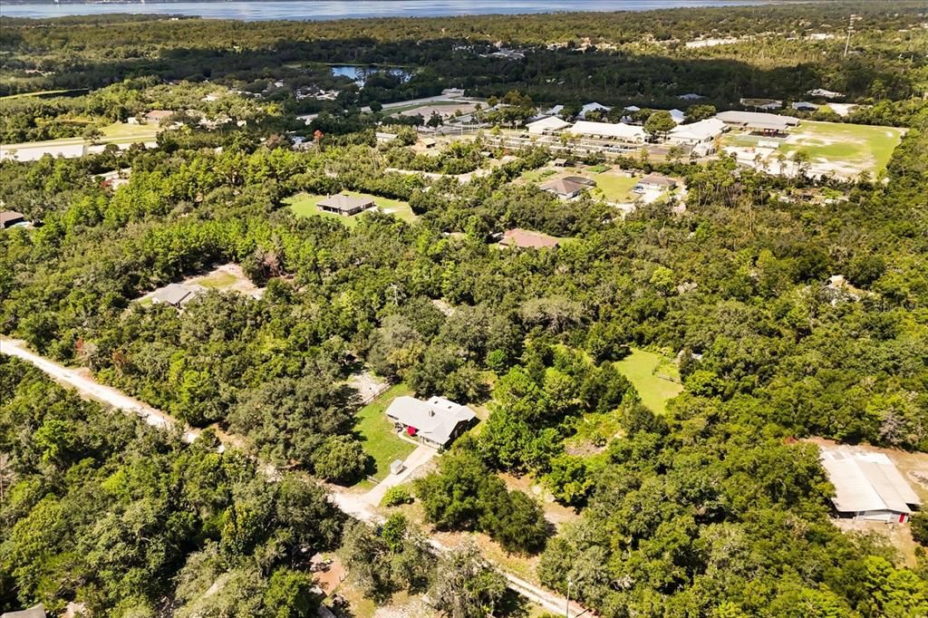 Под контрактом: $454,900 (3 спален, 2 ванн, 2214 Квадратных фут)