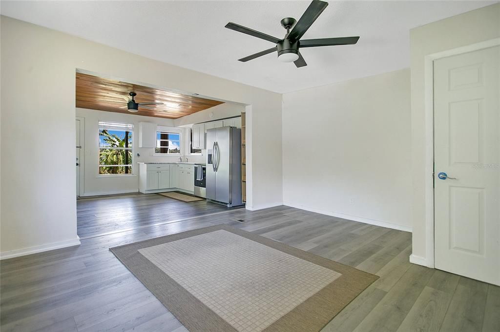 For Sale: $415,000 (3 beds, 3 baths, 2149 Square Feet)