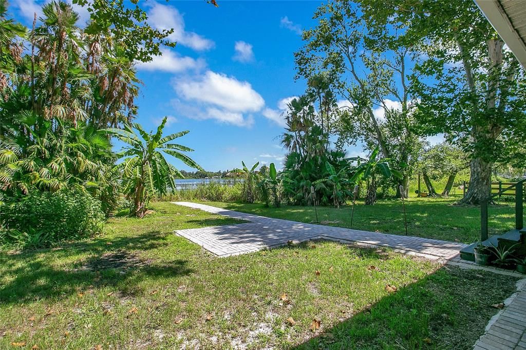 For Sale: $415,000 (3 beds, 3 baths, 2149 Square Feet)