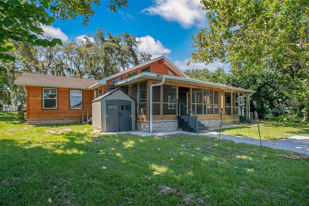 For Sale: $415,000 (3 beds, 3 baths, 2149 Square Feet)