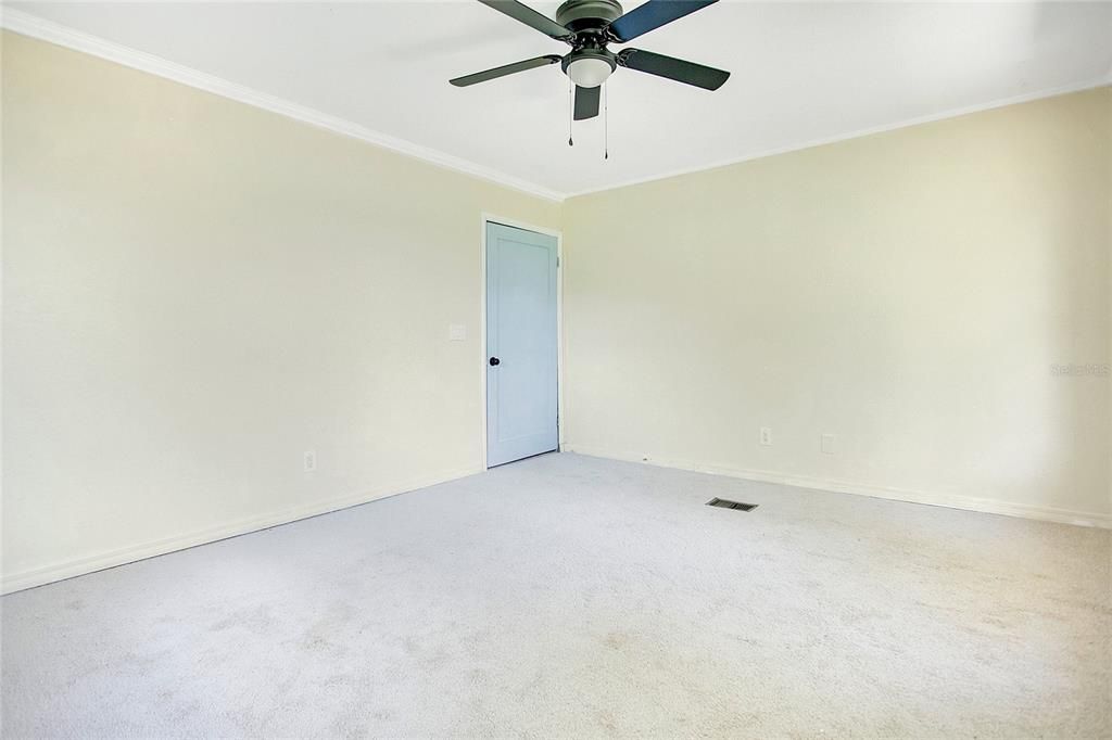 For Sale: $415,000 (3 beds, 3 baths, 2149 Square Feet)