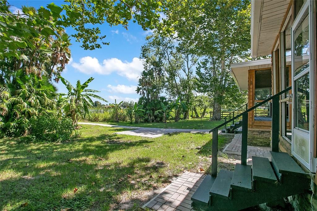 For Sale: $415,000 (3 beds, 3 baths, 2149 Square Feet)