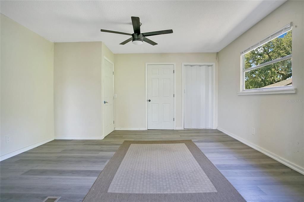 For Sale: $415,000 (3 beds, 3 baths, 2149 Square Feet)