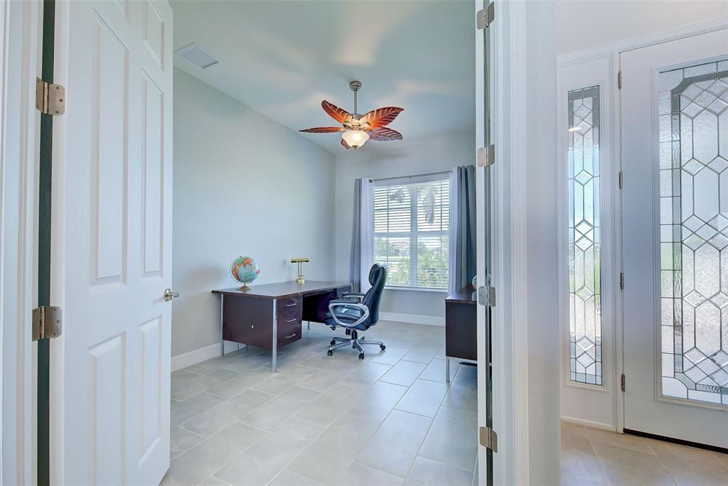 出租: $4,425 (4 贝兹, 2 浴室, 2349 平方英尺)