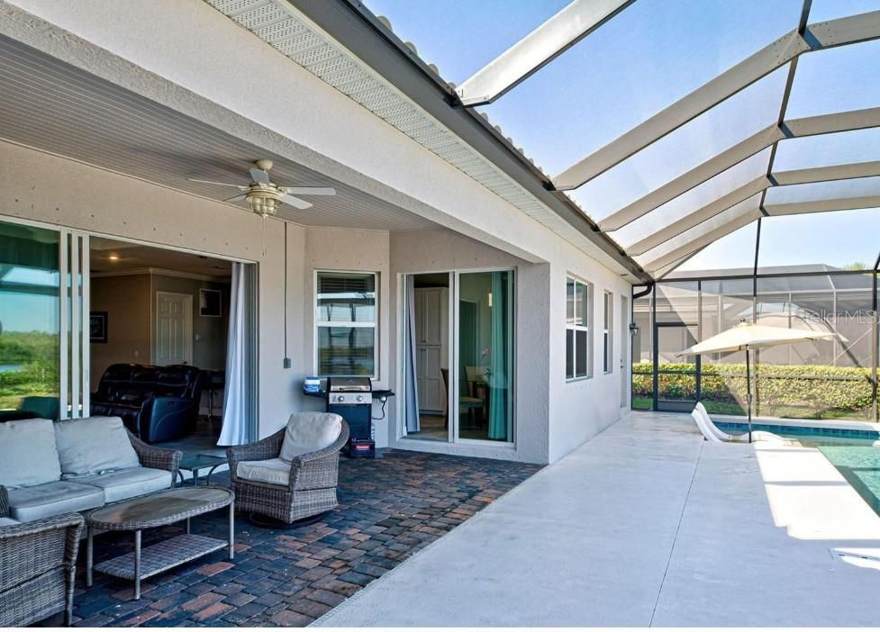 出租: $4,425 (4 贝兹, 2 浴室, 2349 平方英尺)