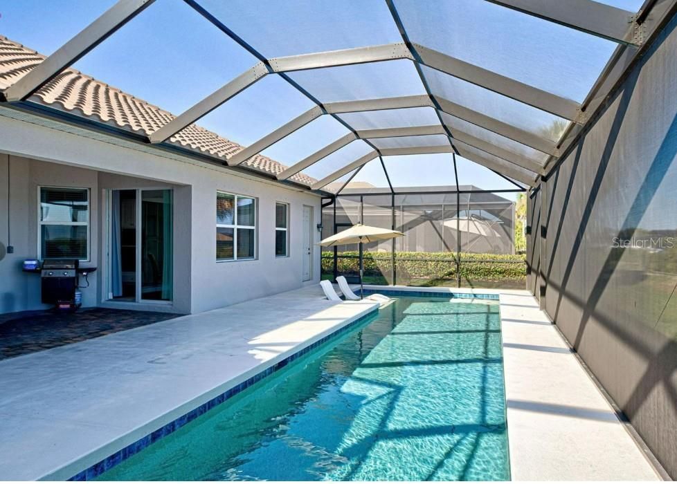 出租: $4,425 (4 贝兹, 2 浴室, 2349 平方英尺)