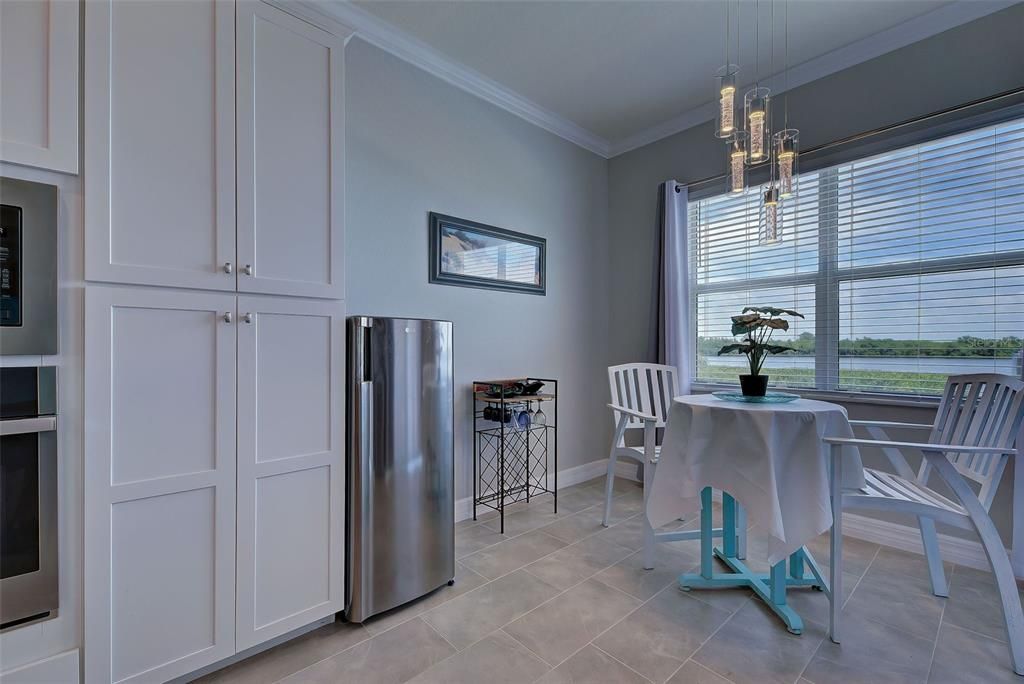 出租: $4,425 (4 贝兹, 2 浴室, 2349 平方英尺)