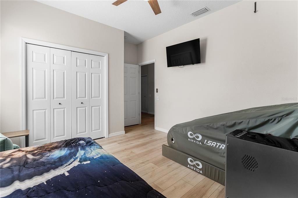 Active With Contract: $875,000 (5 beds, 2 baths, 3510 Square Feet)