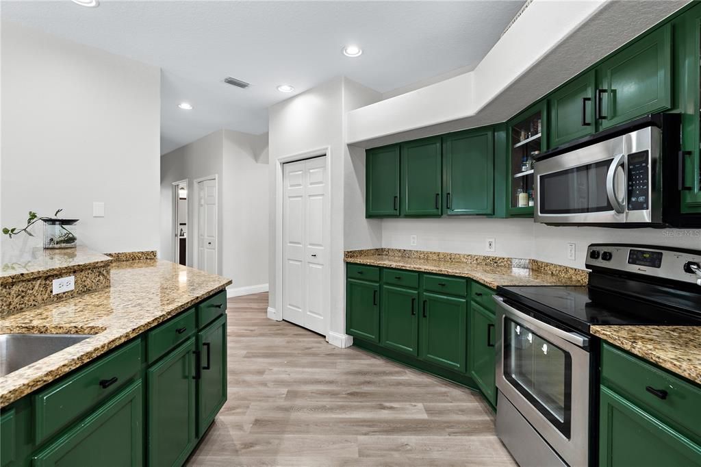 Active With Contract: $875,000 (5 beds, 2 baths, 3510 Square Feet)