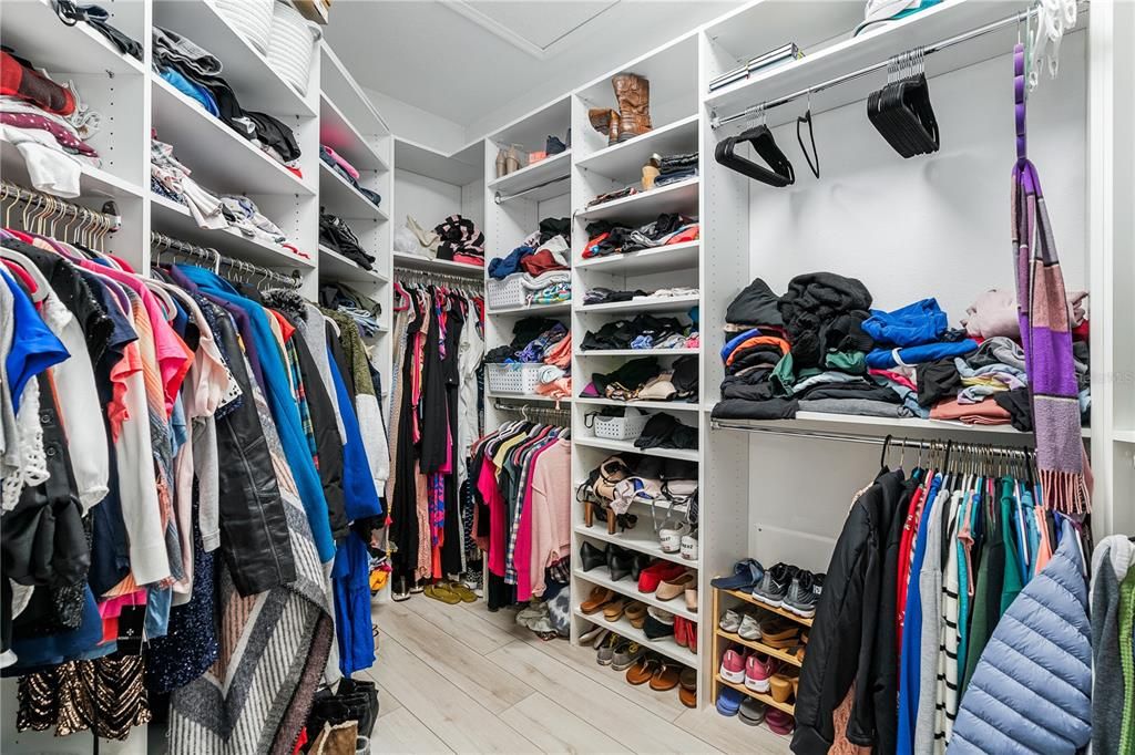 Active With Contract: $875,000 (5 beds, 2 baths, 3510 Square Feet)