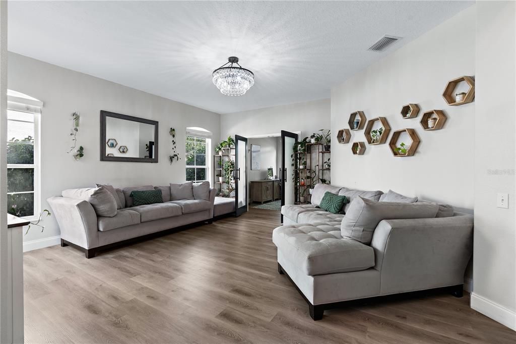 Active With Contract: $875,000 (5 beds, 2 baths, 3510 Square Feet)