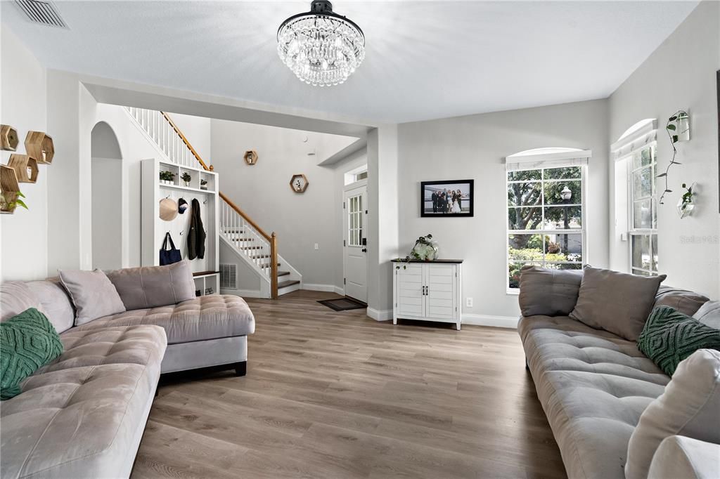 Active With Contract: $875,000 (5 beds, 2 baths, 3510 Square Feet)