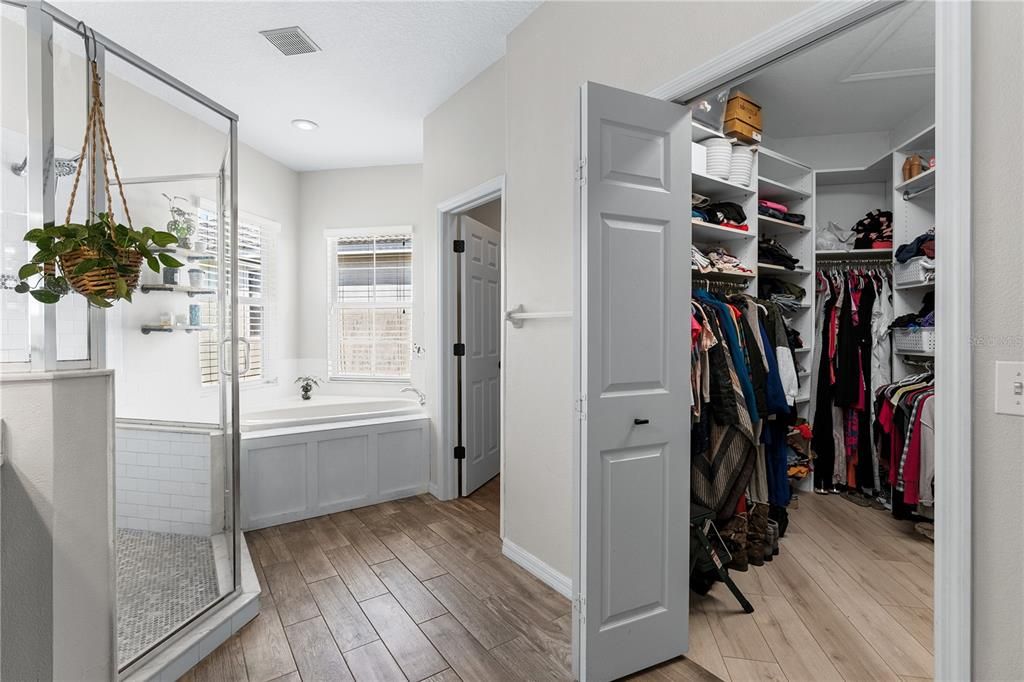 Active With Contract: $875,000 (5 beds, 2 baths, 3510 Square Feet)