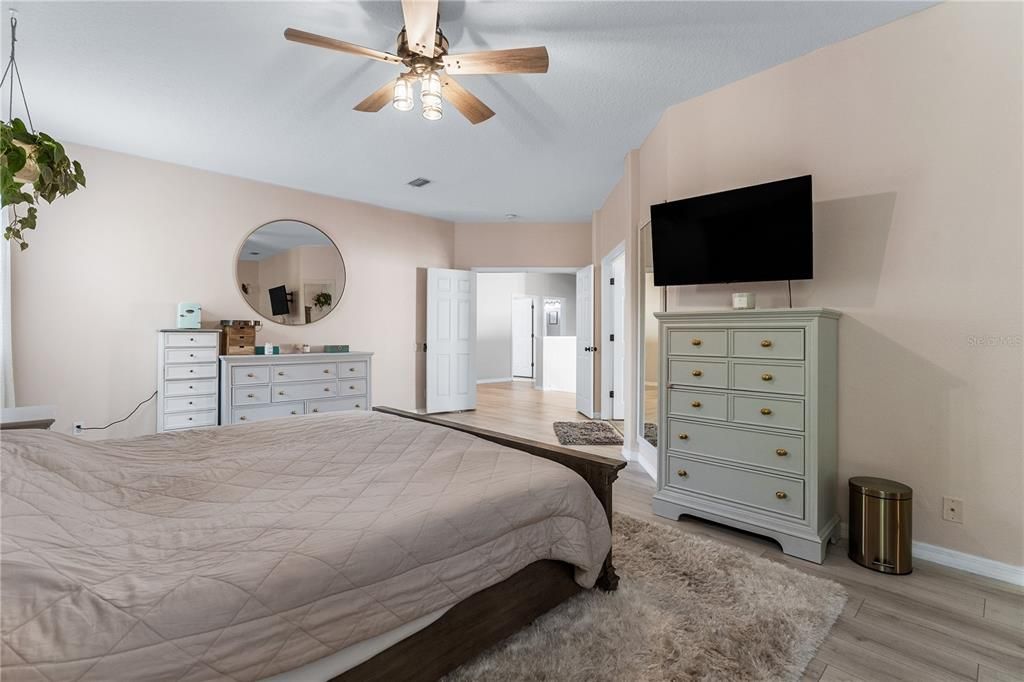 Active With Contract: $875,000 (5 beds, 2 baths, 3510 Square Feet)