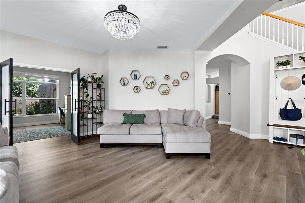 Active With Contract: $875,000 (5 beds, 2 baths, 3510 Square Feet)