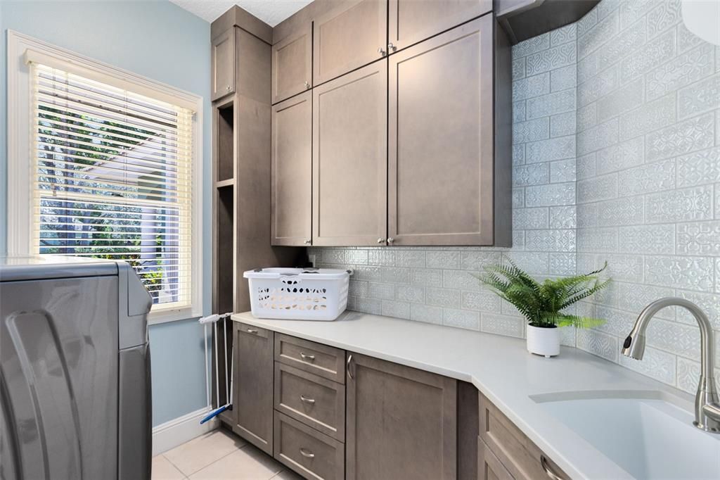 待售: $1,250,000 (5 贝兹, 4 浴室, 4078 平方英尺)