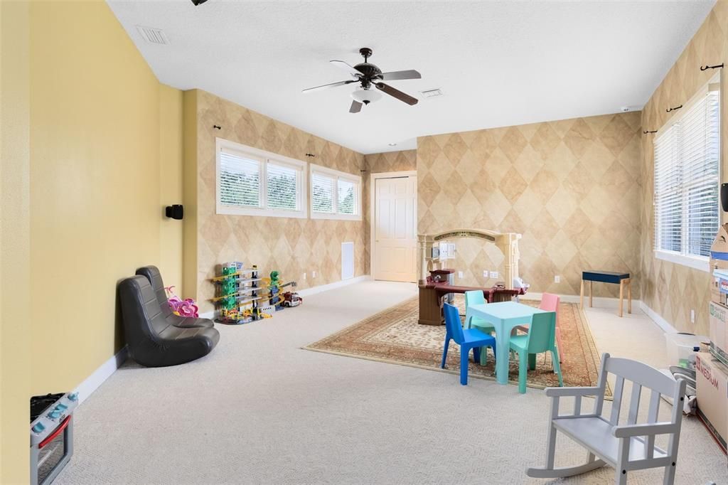 待售: $1,250,000 (5 贝兹, 4 浴室, 4078 平方英尺)