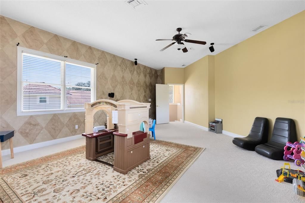 待售: $1,250,000 (5 贝兹, 4 浴室, 4078 平方英尺)