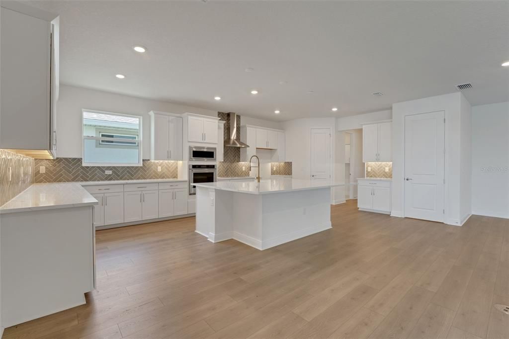 For Sale: $685,000 (4 beds, 4 baths, 3099 Square Feet)