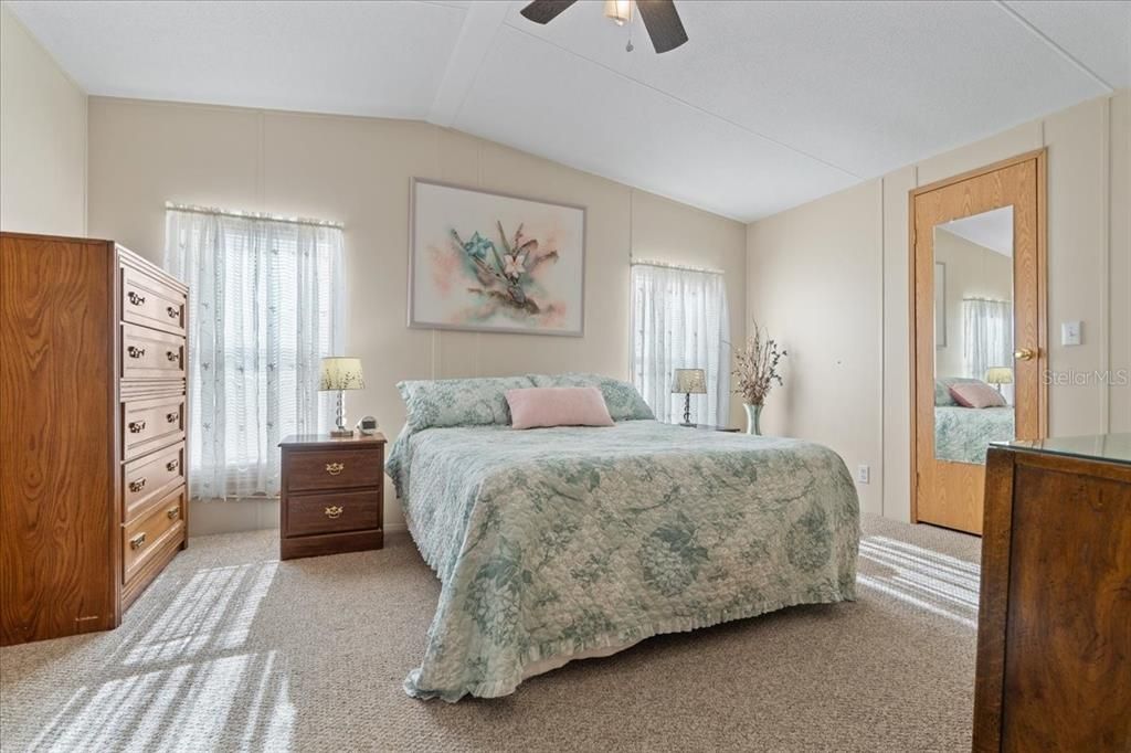 Active With Contract: $170,000 (2 beds, 2 baths, 1000 Square Feet)