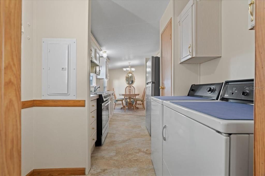 Active With Contract: $170,000 (2 beds, 2 baths, 1000 Square Feet)