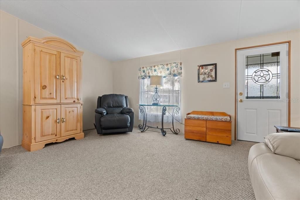 Active With Contract: $170,000 (2 beds, 2 baths, 1000 Square Feet)