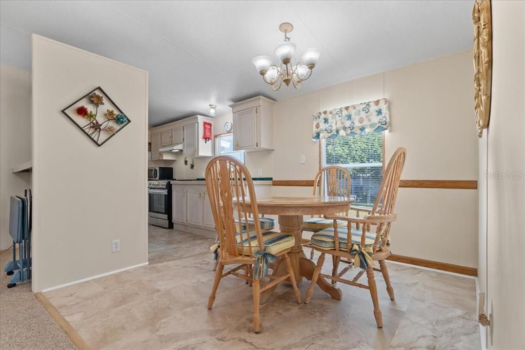 Active With Contract: $170,000 (2 beds, 2 baths, 1000 Square Feet)