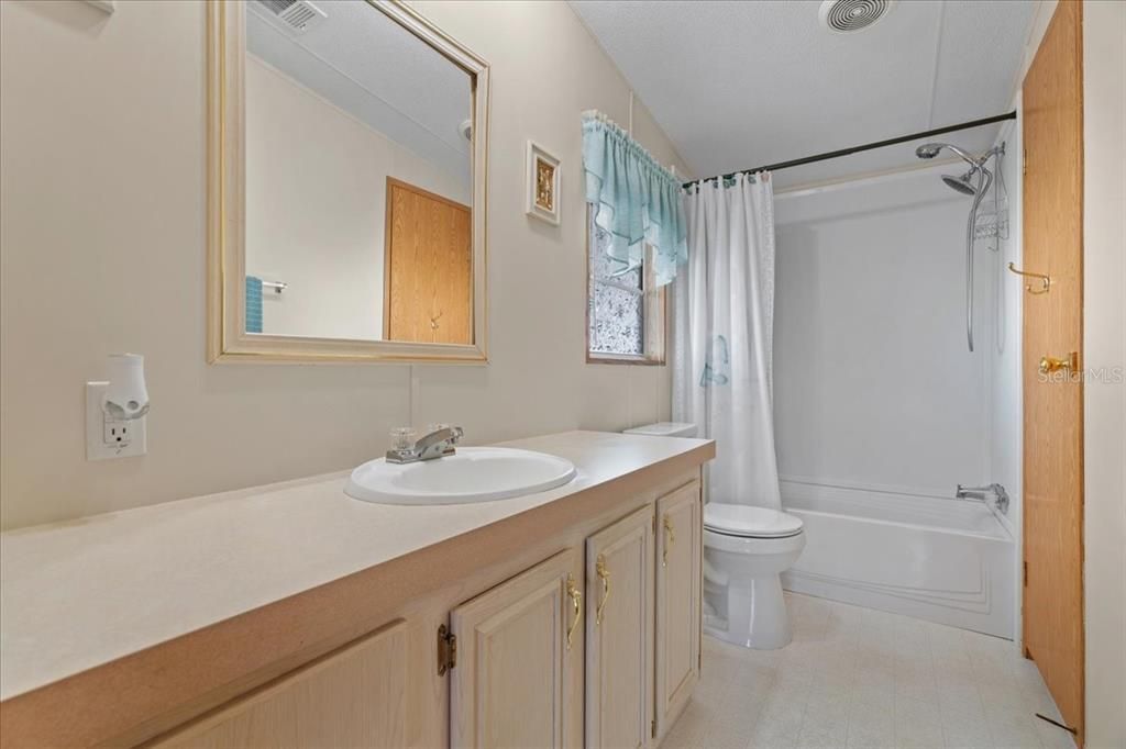 Active With Contract: $170,000 (2 beds, 2 baths, 1000 Square Feet)