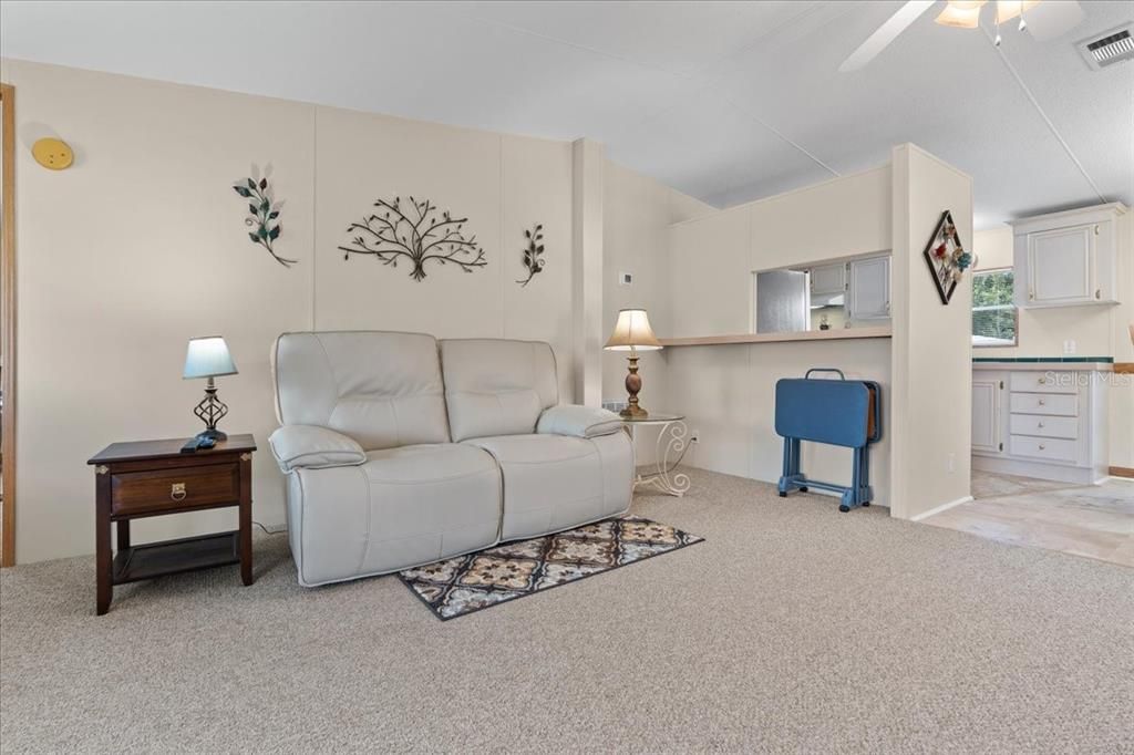 Active With Contract: $170,000 (2 beds, 2 baths, 1000 Square Feet)