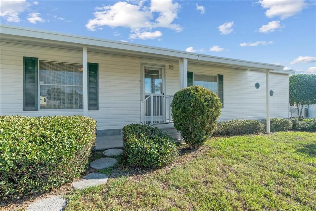 Active With Contract: $170,000 (2 beds, 2 baths, 1000 Square Feet)